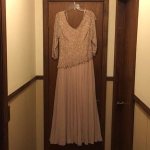 Mother of the Bride dress . Only worn once!